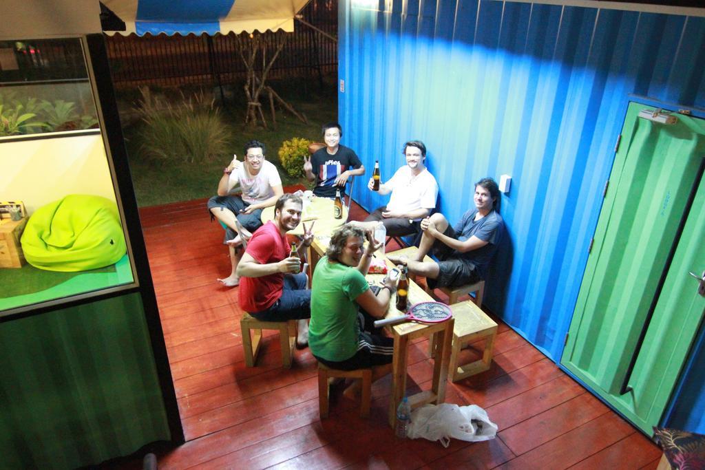 Wh Hostel กรุงเทพมหานคร ภายนอก รูปภาพ