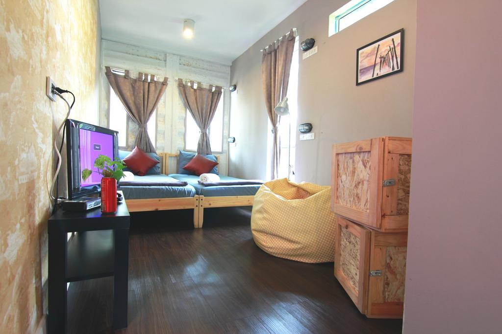 Wh Hostel กรุงเทพมหานคร ภายนอก รูปภาพ