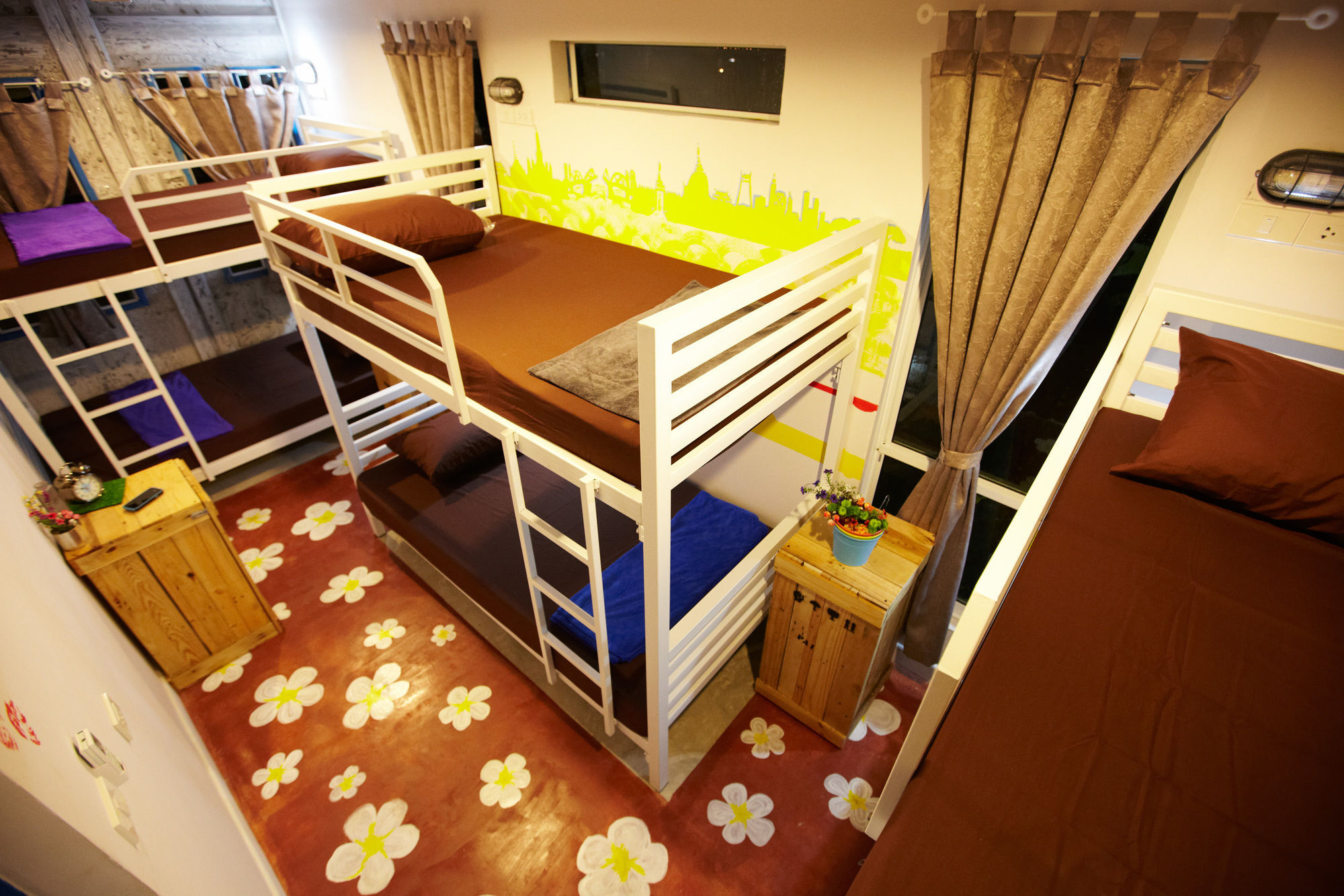 Wh Hostel กรุงเทพมหานคร ภายนอก รูปภาพ